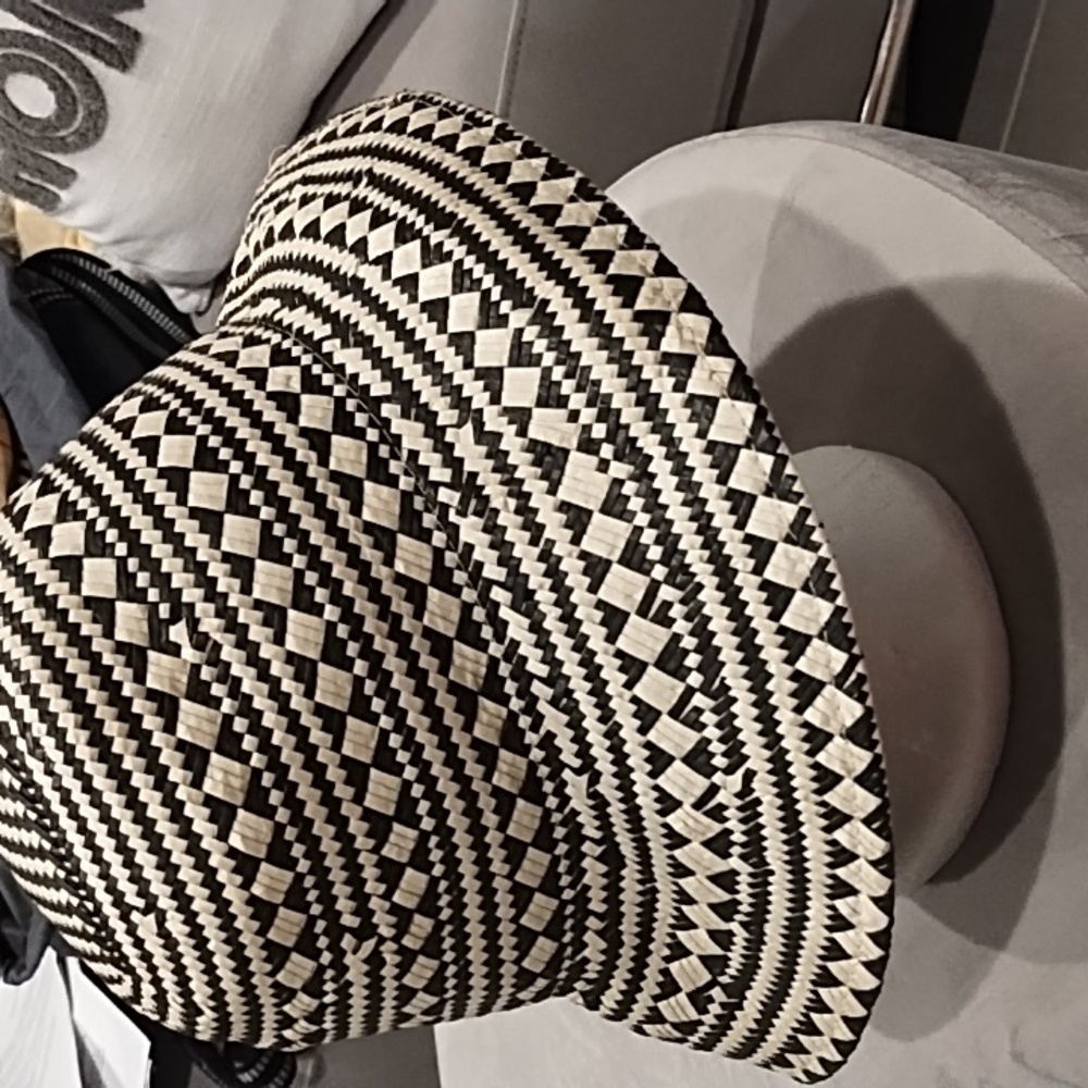 Women's straw bucket hat - Picture 3 of 8